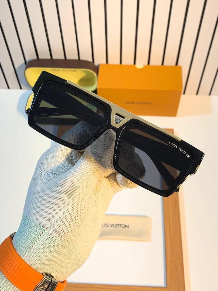 Loui 1984 Gold black