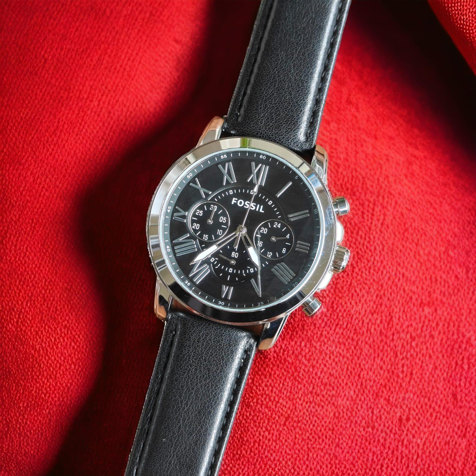 Fossiil Minimalist Chronograph Leather Watch