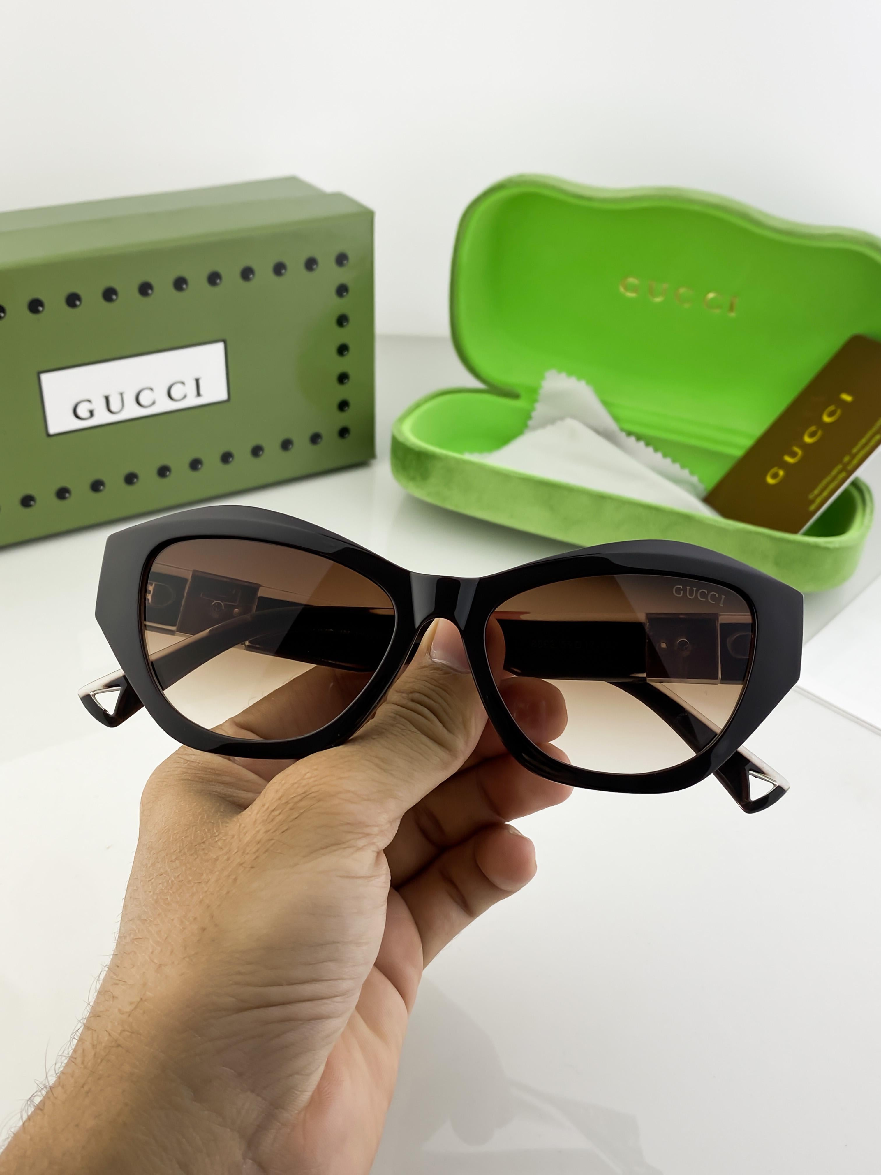 GUI BROWN 8892 B