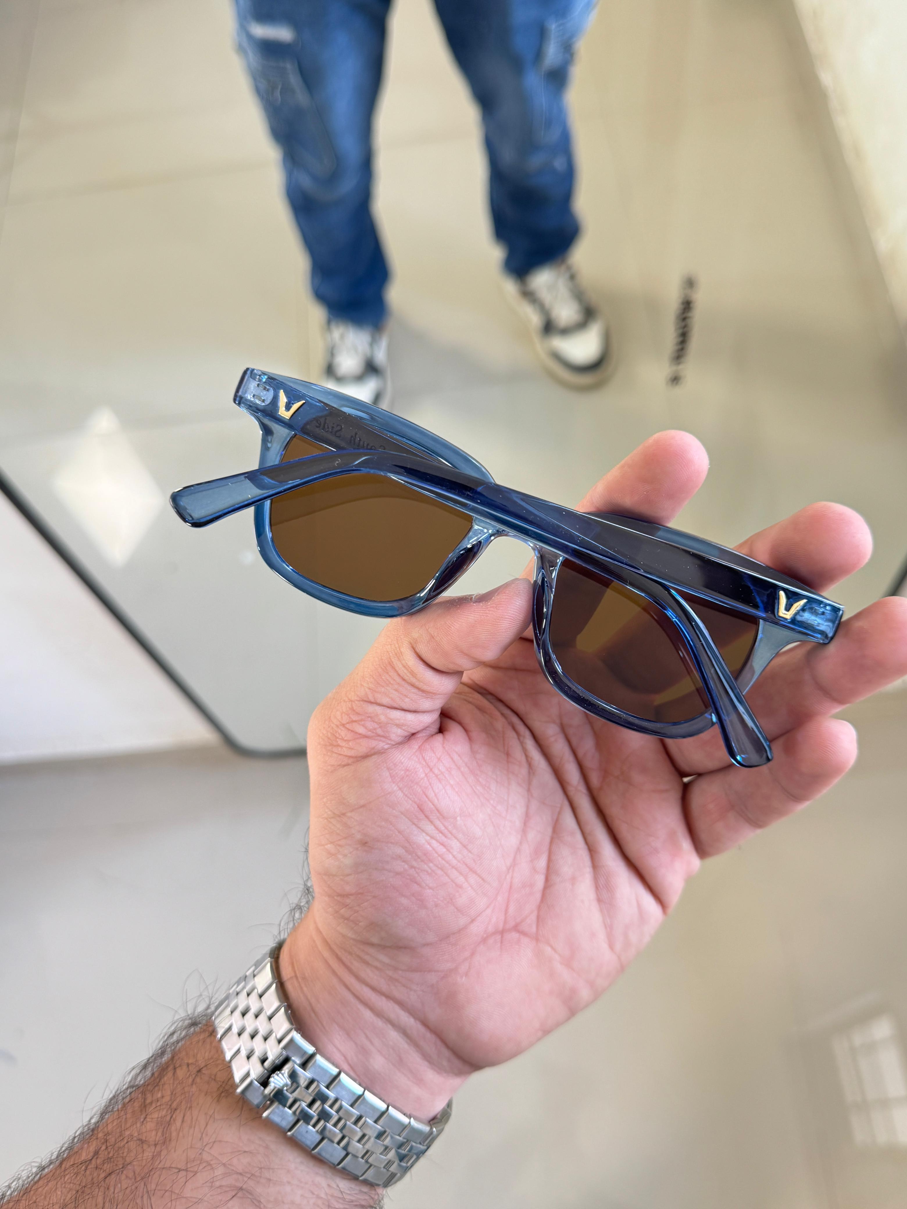 Gen_tle mon_ster 1581 blue A