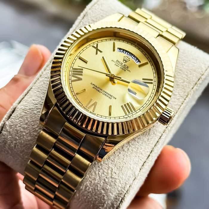 Role_x day date gold