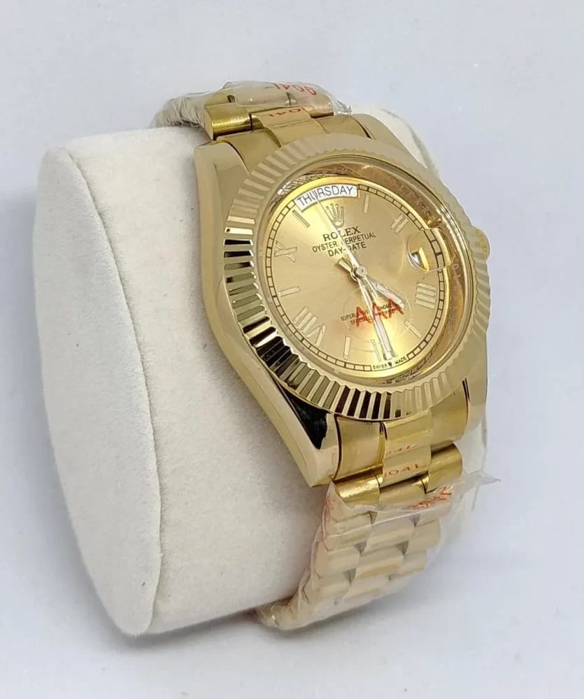 Role_x day date gold