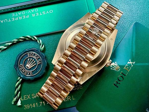 RoLe_X Day Date Roman Number Dial Golden Green